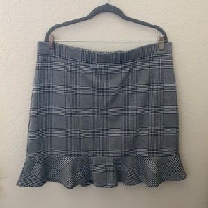 Plus Size Houndstooth Plaid Skirt